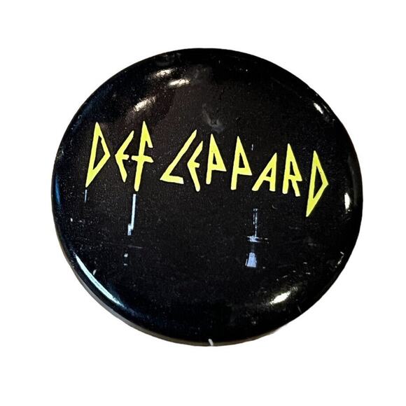 Vintage Def Leppard Pin 1980's Metal Pinback 1” Button - Picture 1 of 3